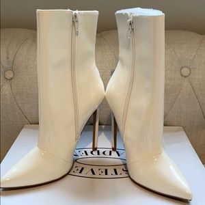 Steve Madden Paten leather booties